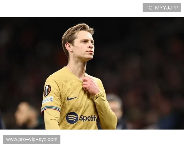 巴塞罗那—德容踢出中场大师级转移球