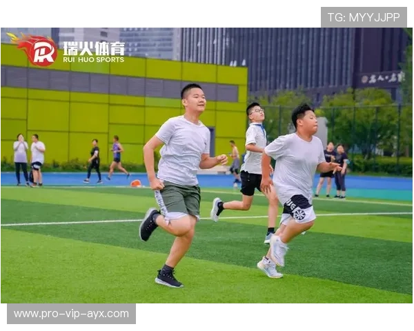 专家呼吁为青少年运动员制定更科学的训练周期，专家们建议青少年多锻炼来改善他们的睡眠